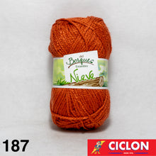 Cargar imagen en el visor de la galería, Estambre Del Bosque Nieve