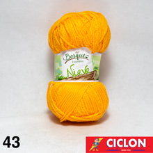 Cargar imagen en el visor de la galería, Estambre Del Bosque Nieve