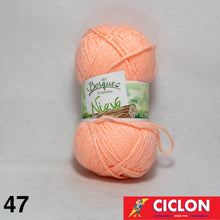 Cargar imagen en el visor de la galería, Estambre Del Bosque Nieve