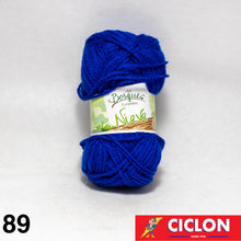 Cargar imagen en el visor de la galería, Estambre Del Bosque Nieve