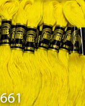 Cargar imagen en el visor de la galería, Hilo Vela Para Bordar Arco IRIS 1 Madeja con 8m