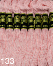 Cargar imagen en el visor de la galería, Hilo Vela Para Bordar Arco IRIS 1 Madeja con 8m