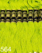 Cargar imagen en el visor de la galería, Hilo Vela Para Bordar Arco IRIS 1 Madeja con 8m
