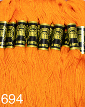 Cargar imagen en el visor de la galería, Hilo Vela Para Bordar Arco IRIS 1 Madeja con 8m