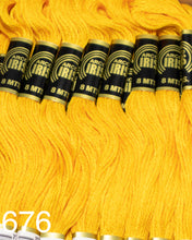 Cargar imagen en el visor de la galería, Hilo Vela Para Bordar Arco IRIS 1 Madeja con 8m