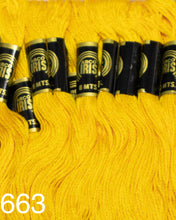 Cargar imagen en el visor de la galería, Hilo Vela Para Bordar Arco IRIS 1 Madeja con 8m